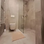 Anya Apartma *